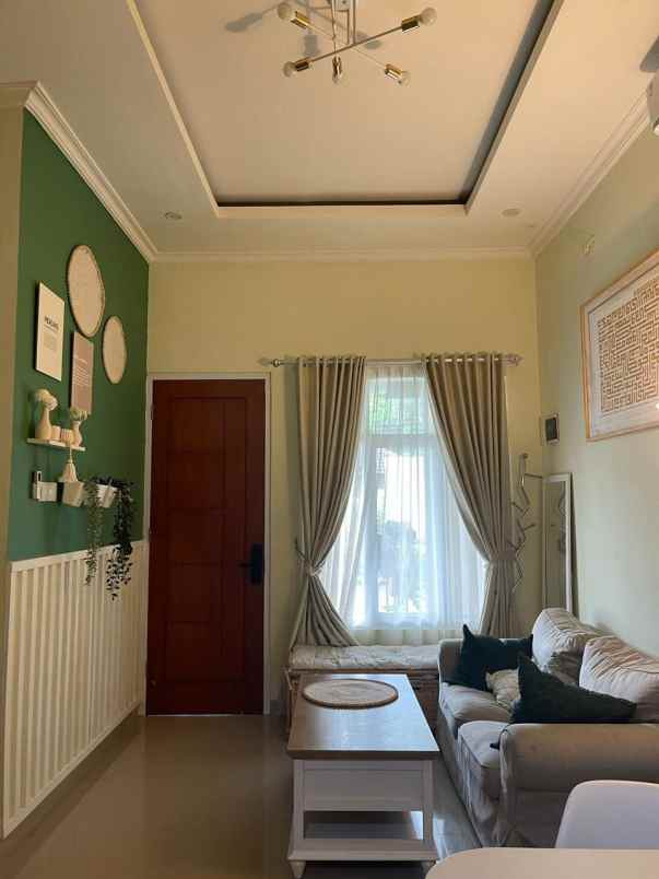 dijual rumah cantik siap huni di dekat lrt harjamukti