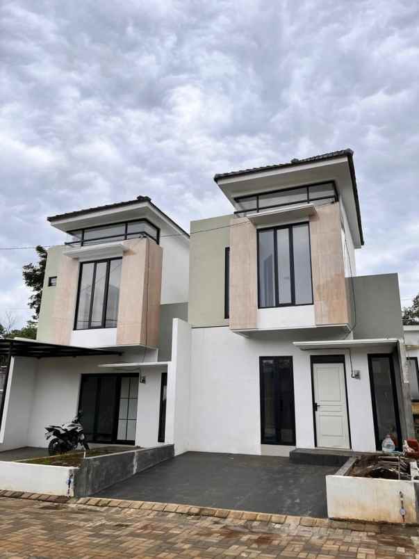 dijual rumah cemorokandang kota malang