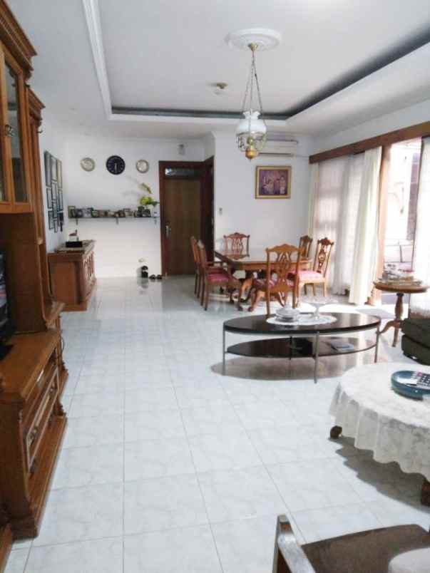 dijual rumah cempaka putih