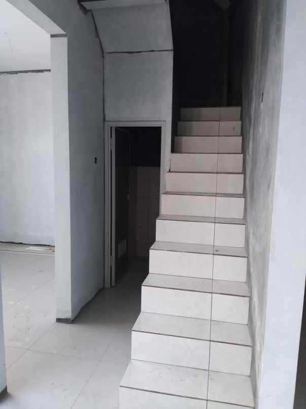 dijual rumah cihanjuang cimahi