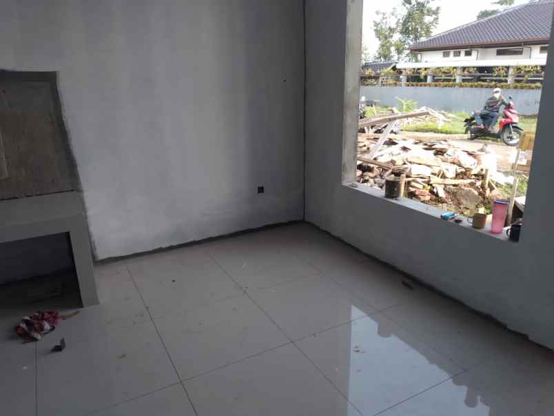 dijual rumah cihanjuang cimahi