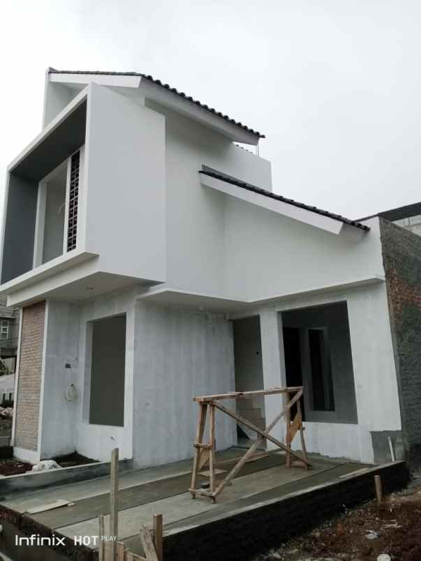 dijual rumah cihanjuang cimahi