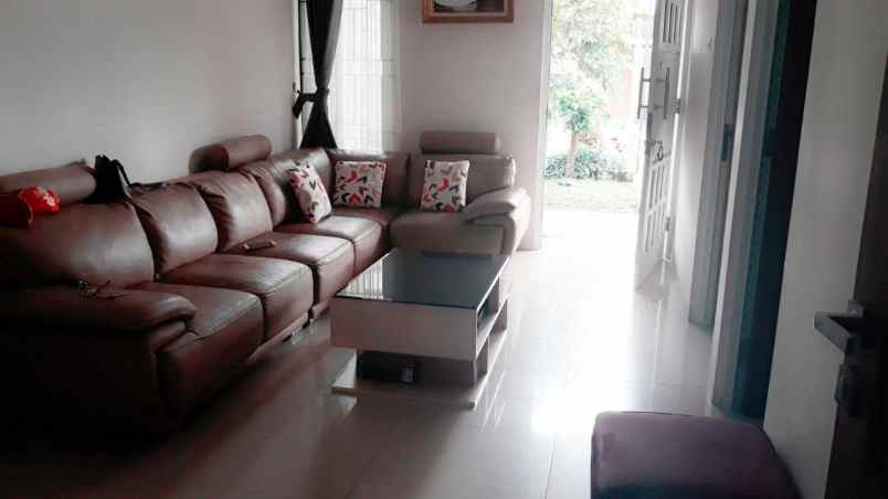 dijual rumah cikoneng