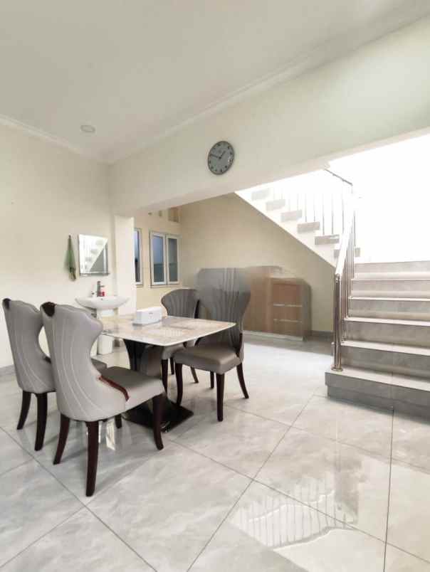 dijual rumah cikunir