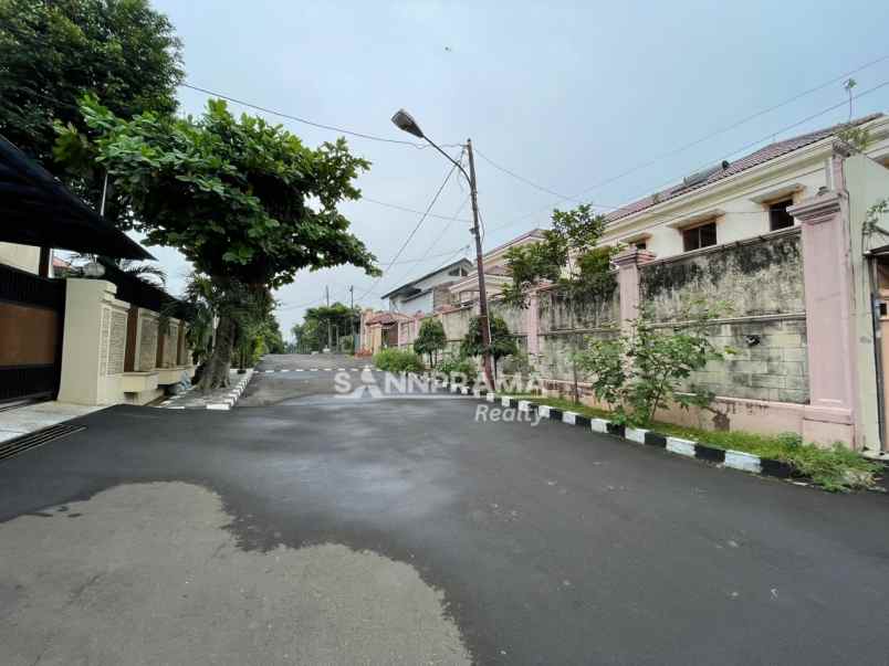 dijual rumah cinere depok