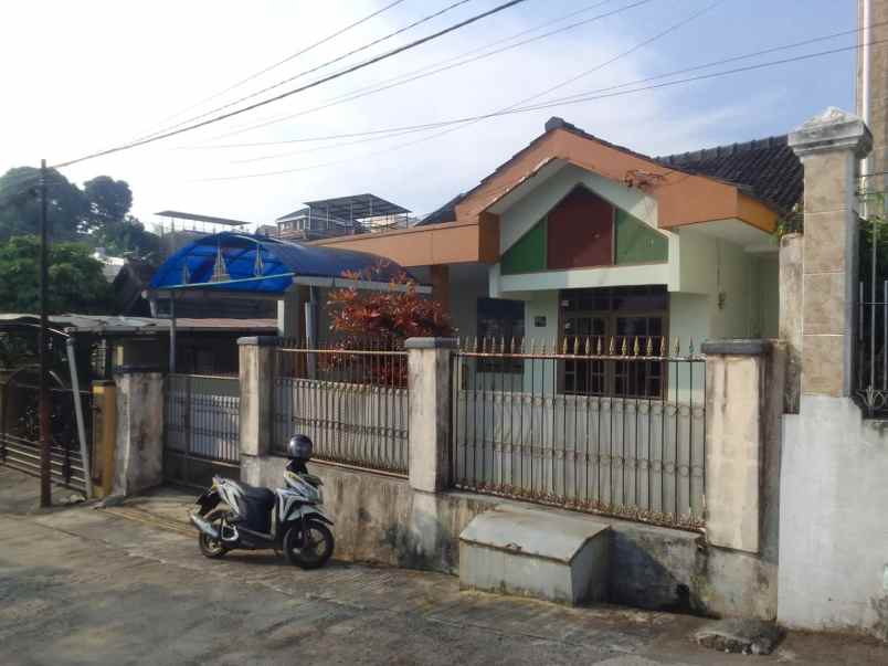 dijual rumah cipageran asri