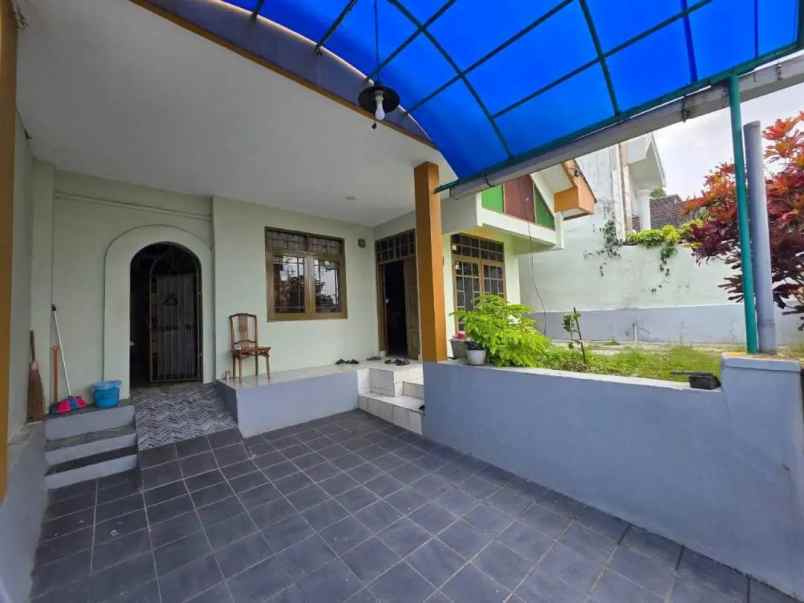 dijual rumah cipageran asri