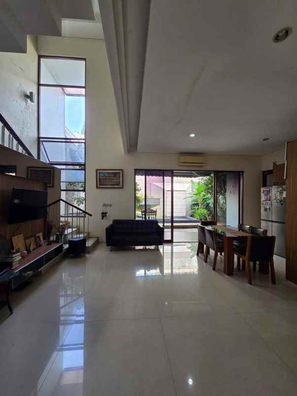 dijual rumah cipinang elok