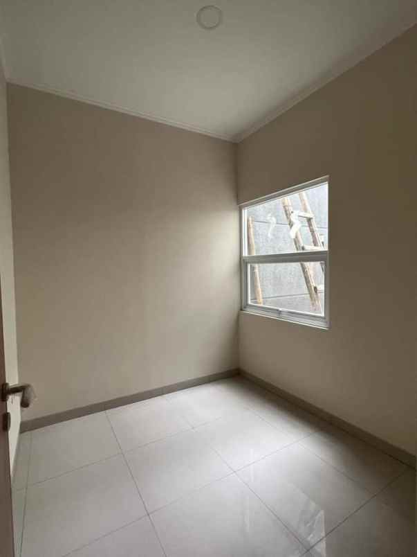 dijual rumah cisaranten kulon