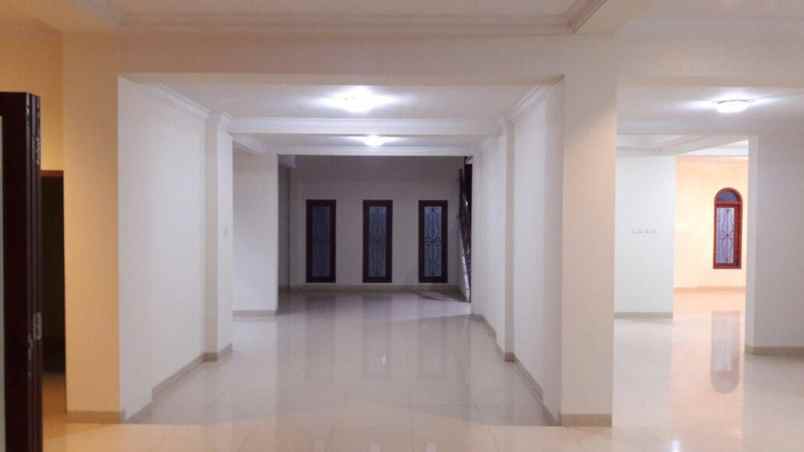 dijual rumah citra gran jl alternatif