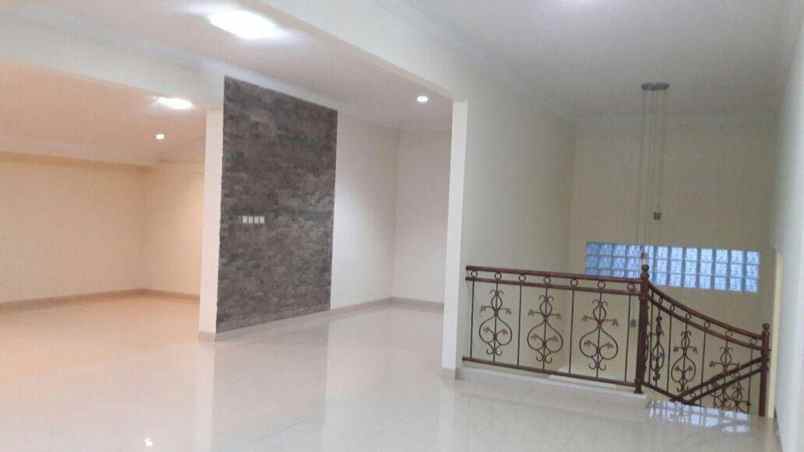 dijual rumah citra gran jl alternatif