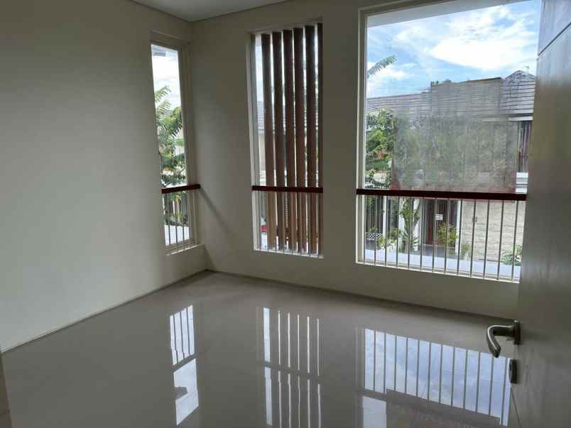 dijual rumah citraland the greenlake