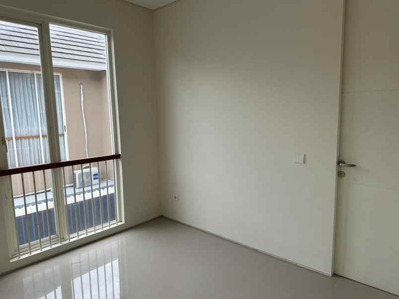 dijual rumah citraland the greenlake