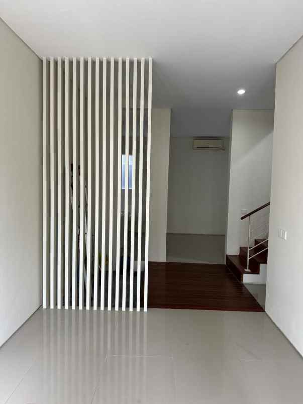 dijual rumah citraland the greenlake