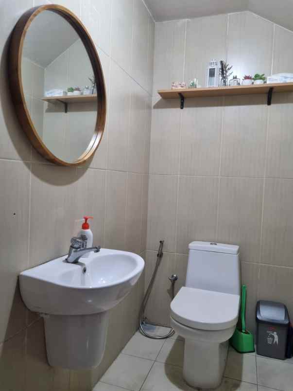 dijual rumah cluster asia tropis hi
