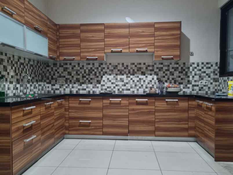 dijual rumah cluster asia tropis hi