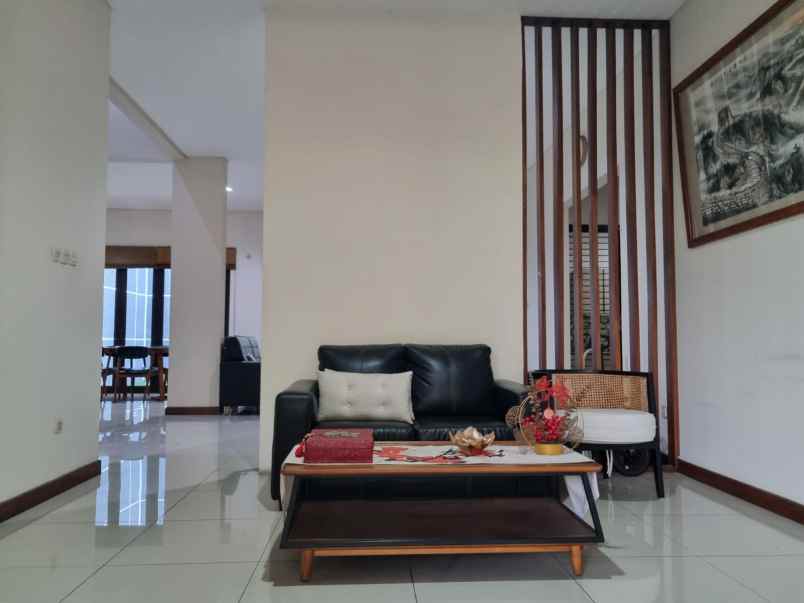 dijual rumah cluster asia tropis hi