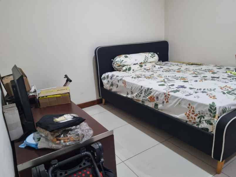 dijual rumah cluster asia tropis hi
