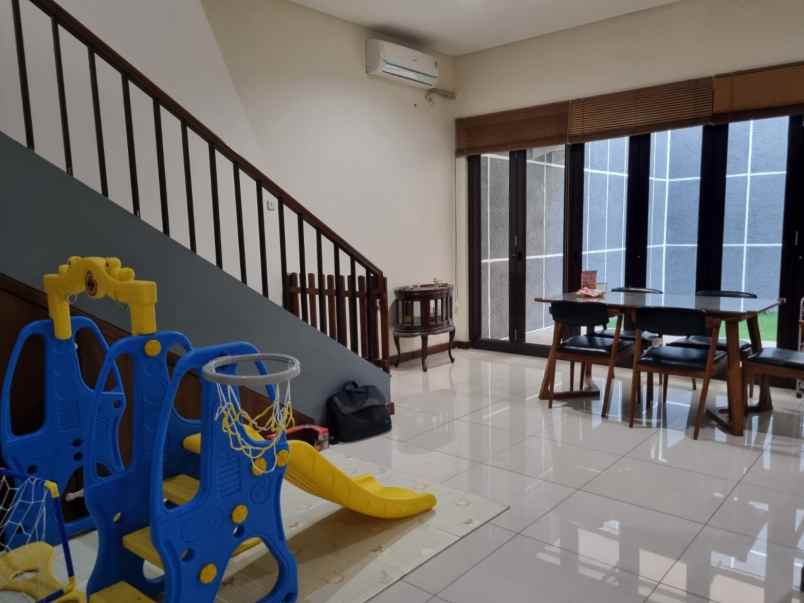dijual rumah cluster asia tropis hi