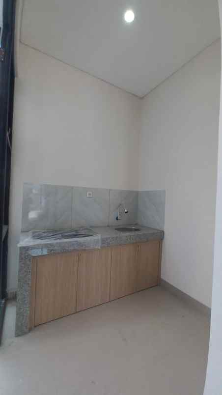 dijual rumah cluster cemorokandang kota