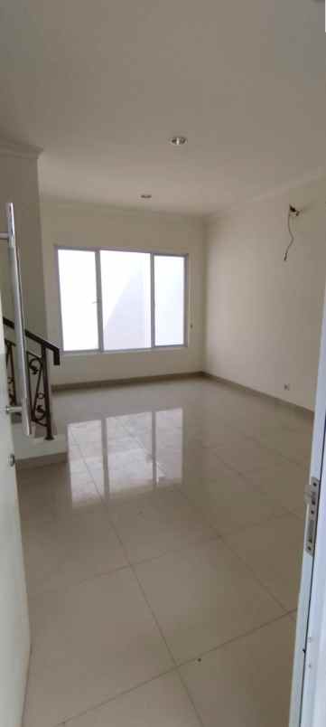 dijual rumah cluster la seine jgc