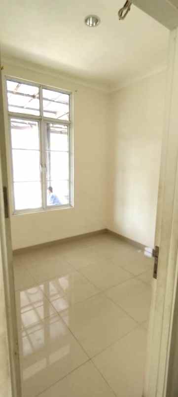 dijual rumah cluster la seine jgc