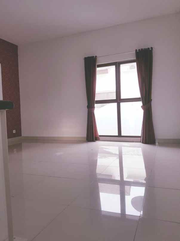 dijual rumah cluster lantana jgc