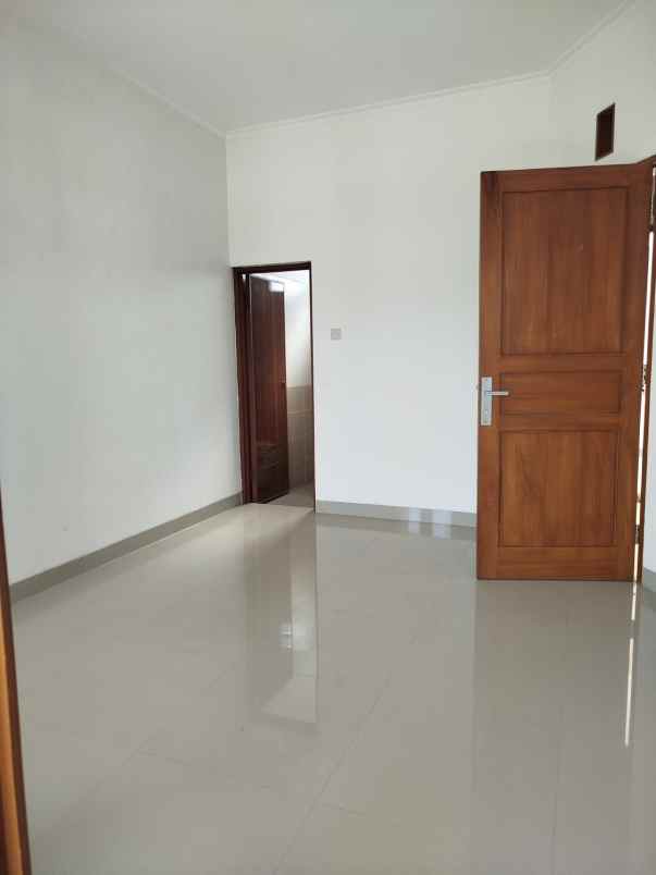 dijual rumah cluster margahayu