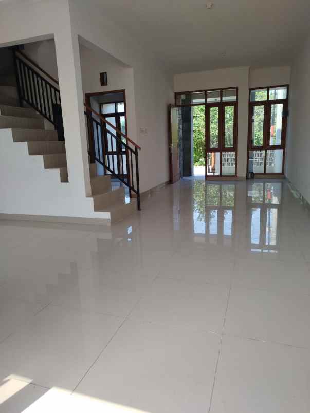 dijual rumah cluster margahayu