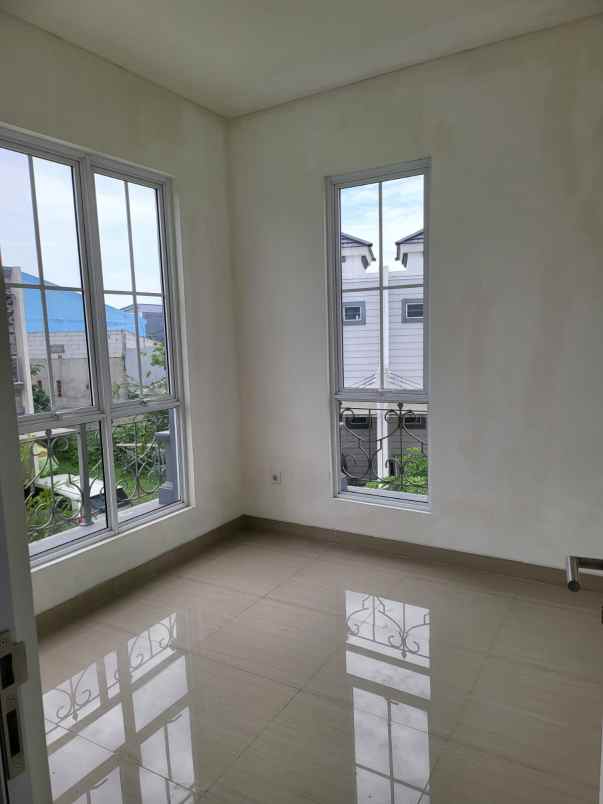 dijual rumah cluster monaco jababeka