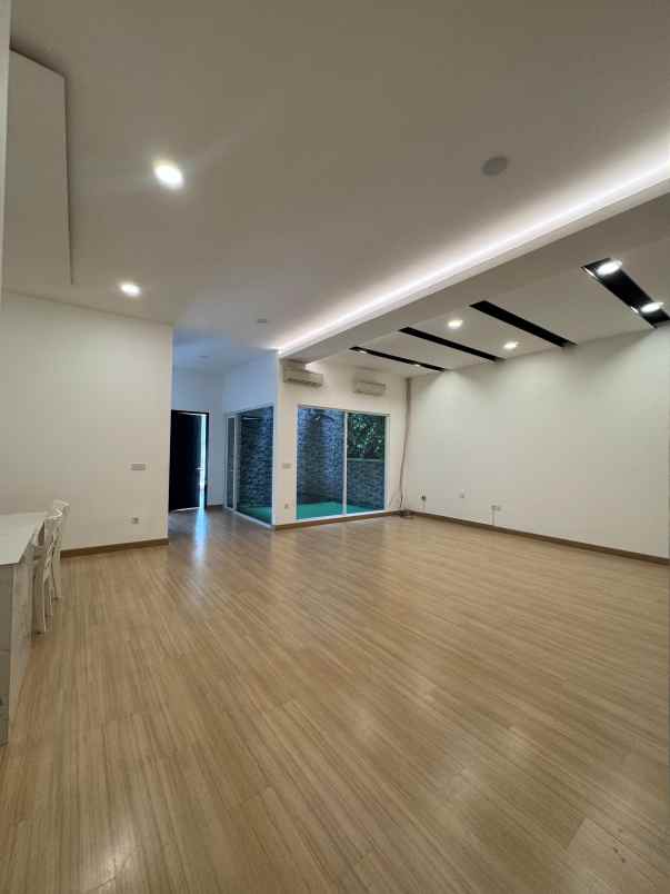 dijual rumah cluster onyx alam sutera