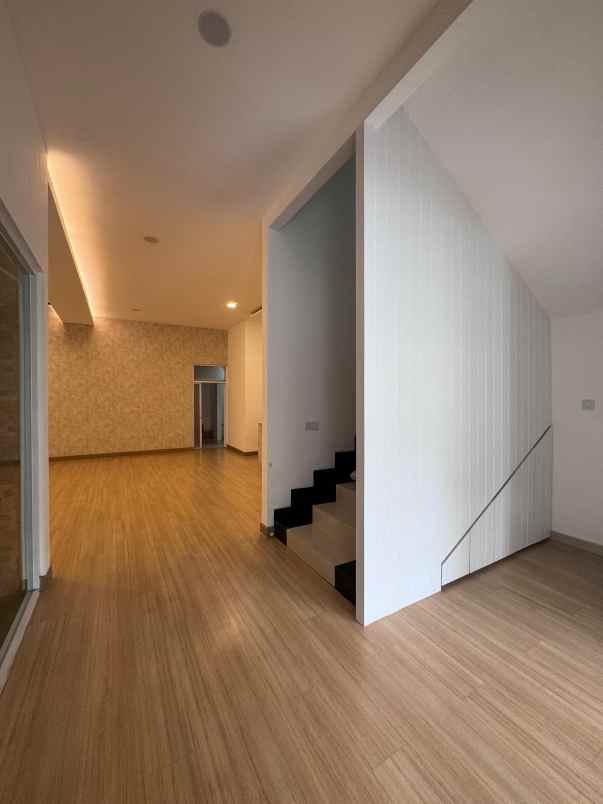 dijual rumah cluster onyx alam sutera