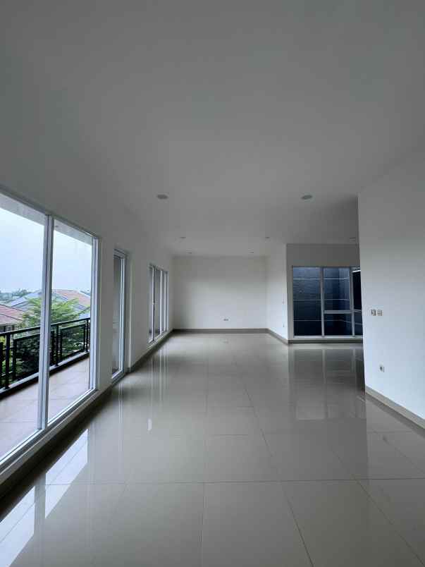 dijual rumah cluster onyx alam sutera