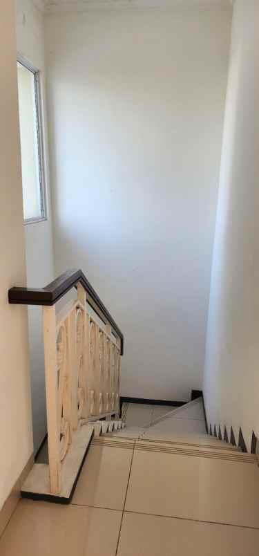 dijual rumah cluster south thames