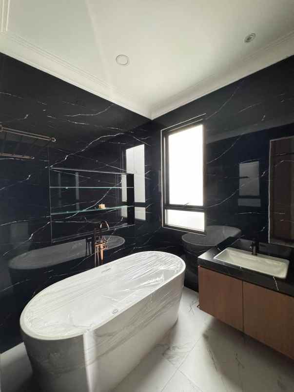 dijual rumah cluster sutera victoria