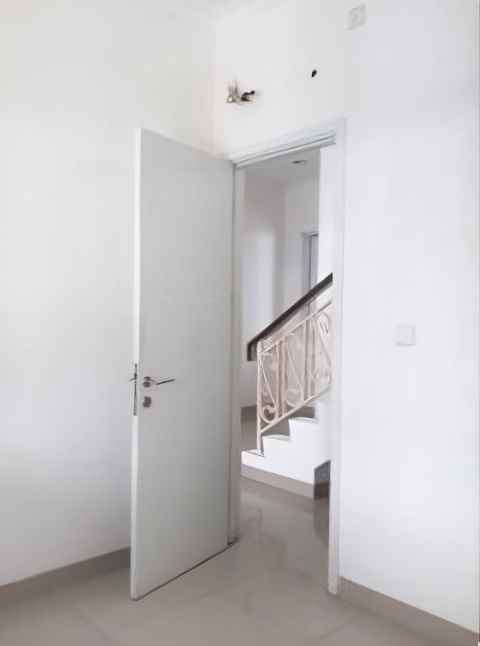 dijual rumah cluster thames jgc jakarta