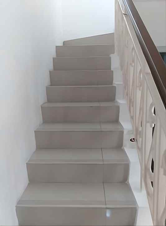 dijual rumah cluster thames jgc jakarta