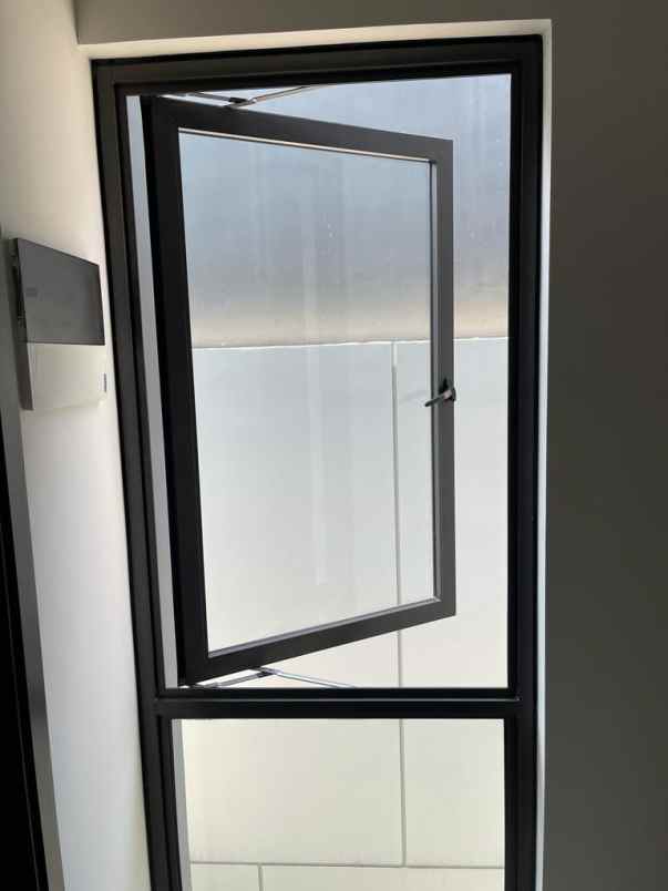 dijual rumah cluster wisteria metland