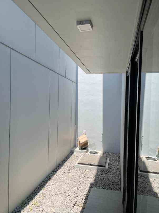 dijual rumah cluster wisteria metland