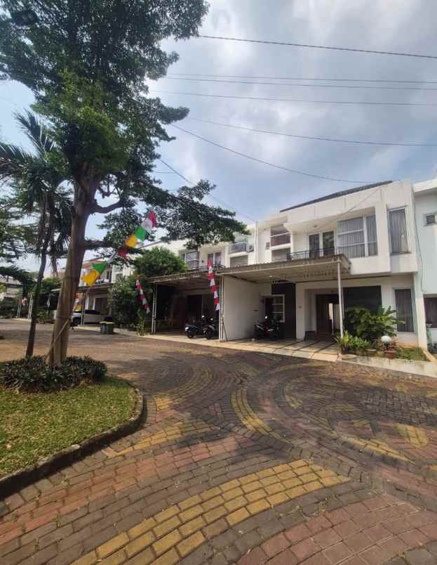dijual rumah dalam cluster siap huni semi furnished