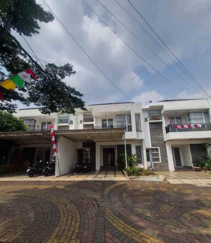 dijual rumah dalam cluster siap huni semi furnished