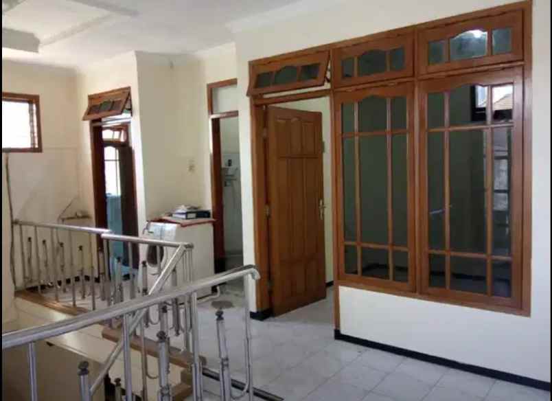 dijual rumah deltasari indah waru