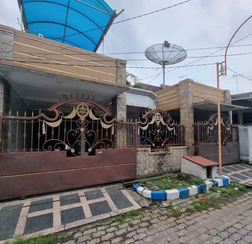 dijual rumah deltasari indah waru