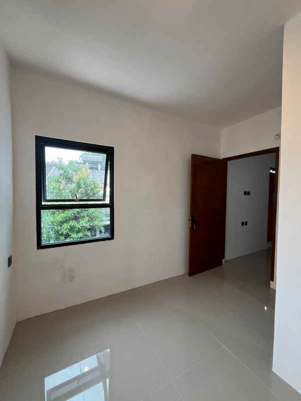 dijual rumah depok