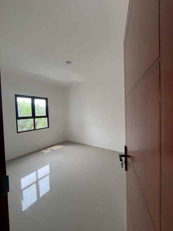 dijual rumah depok