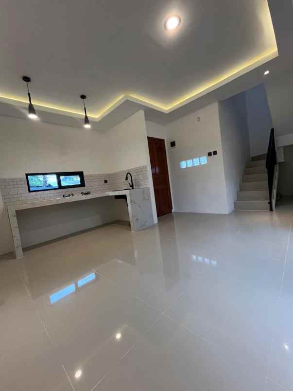 dijual rumah depok