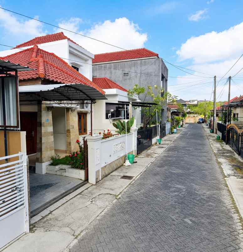 dijual rumah depok sleman