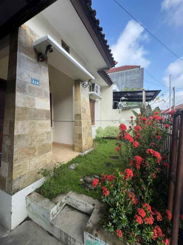 dijual rumah depok sleman