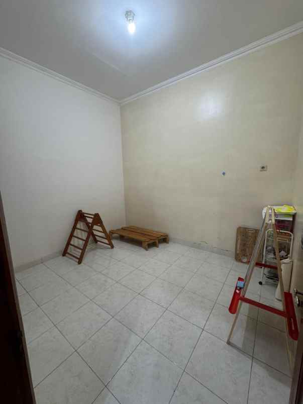 dijual rumah depok sleman