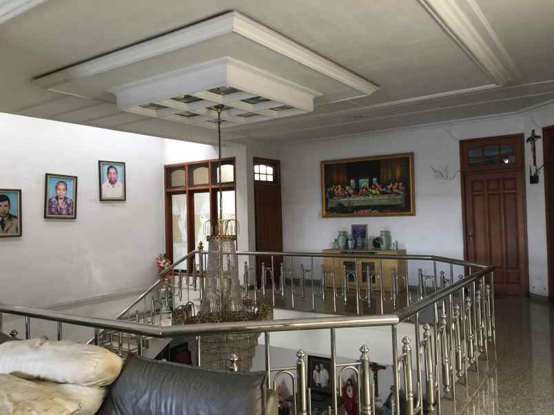 dijual rumah dharmahusada